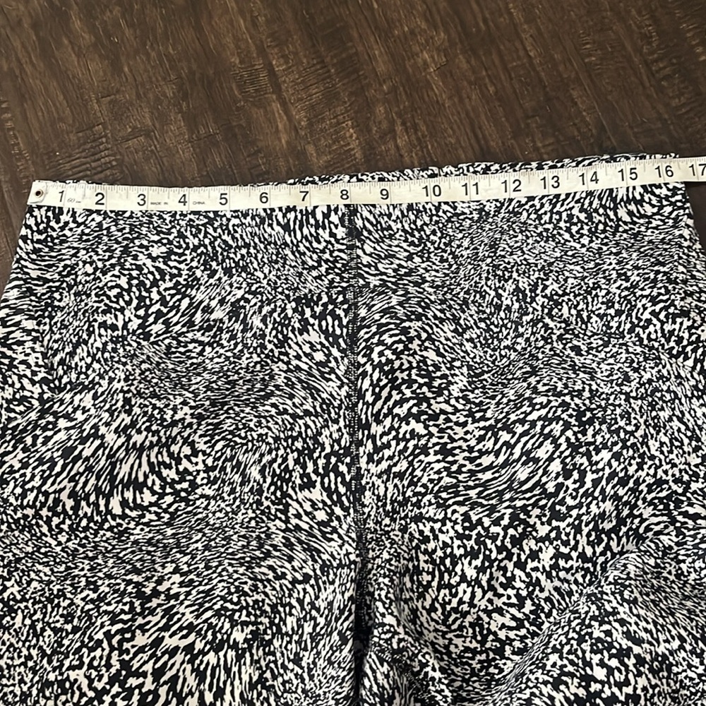 Lululemon InStill‎ HR Tight 25” in Warped Grain Alpine White Black Sz 14 - Picture 3 of 14
